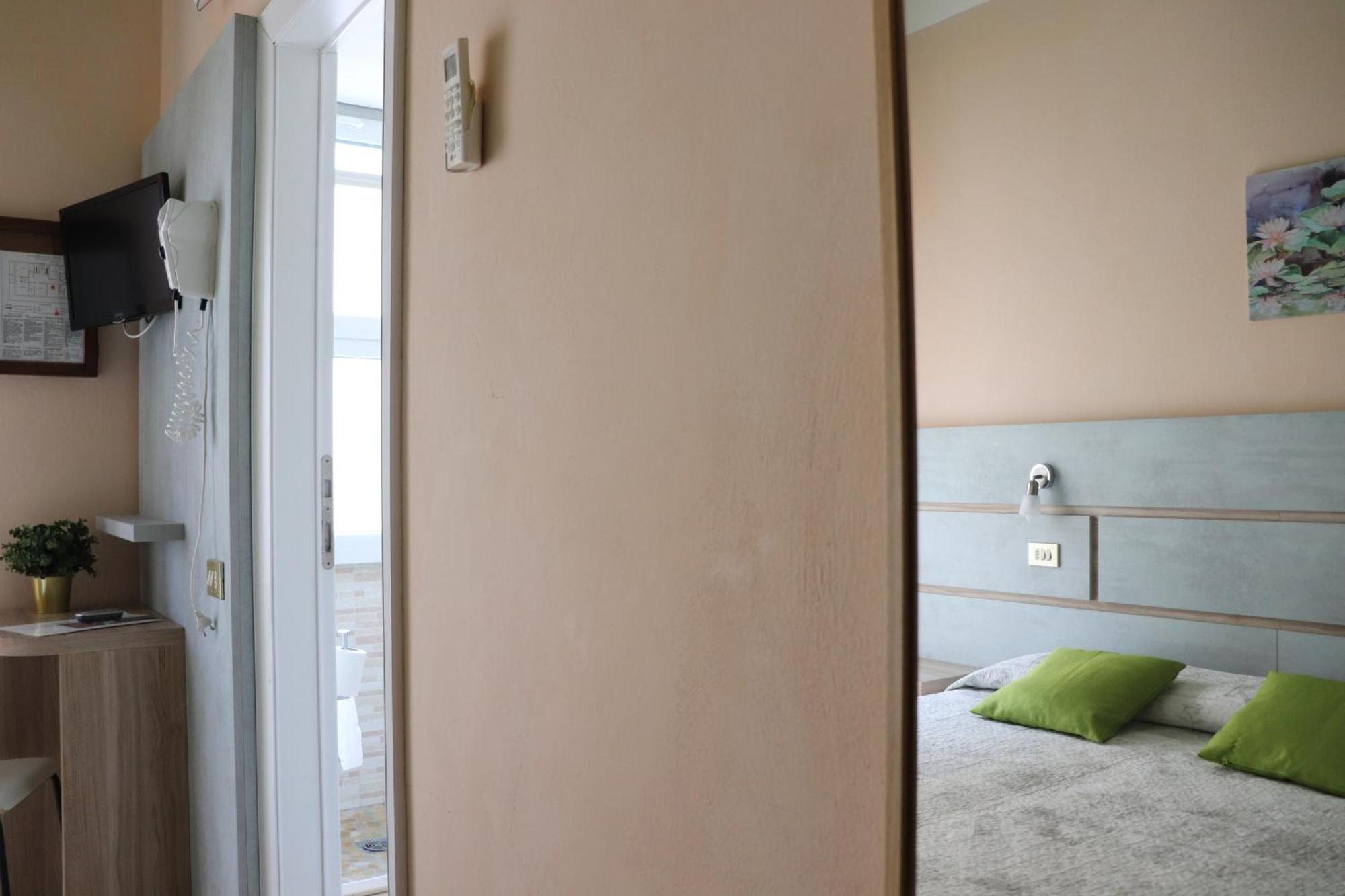 Hotel Barca D'Oro Bellaria-Igea Marina Exteriör bild