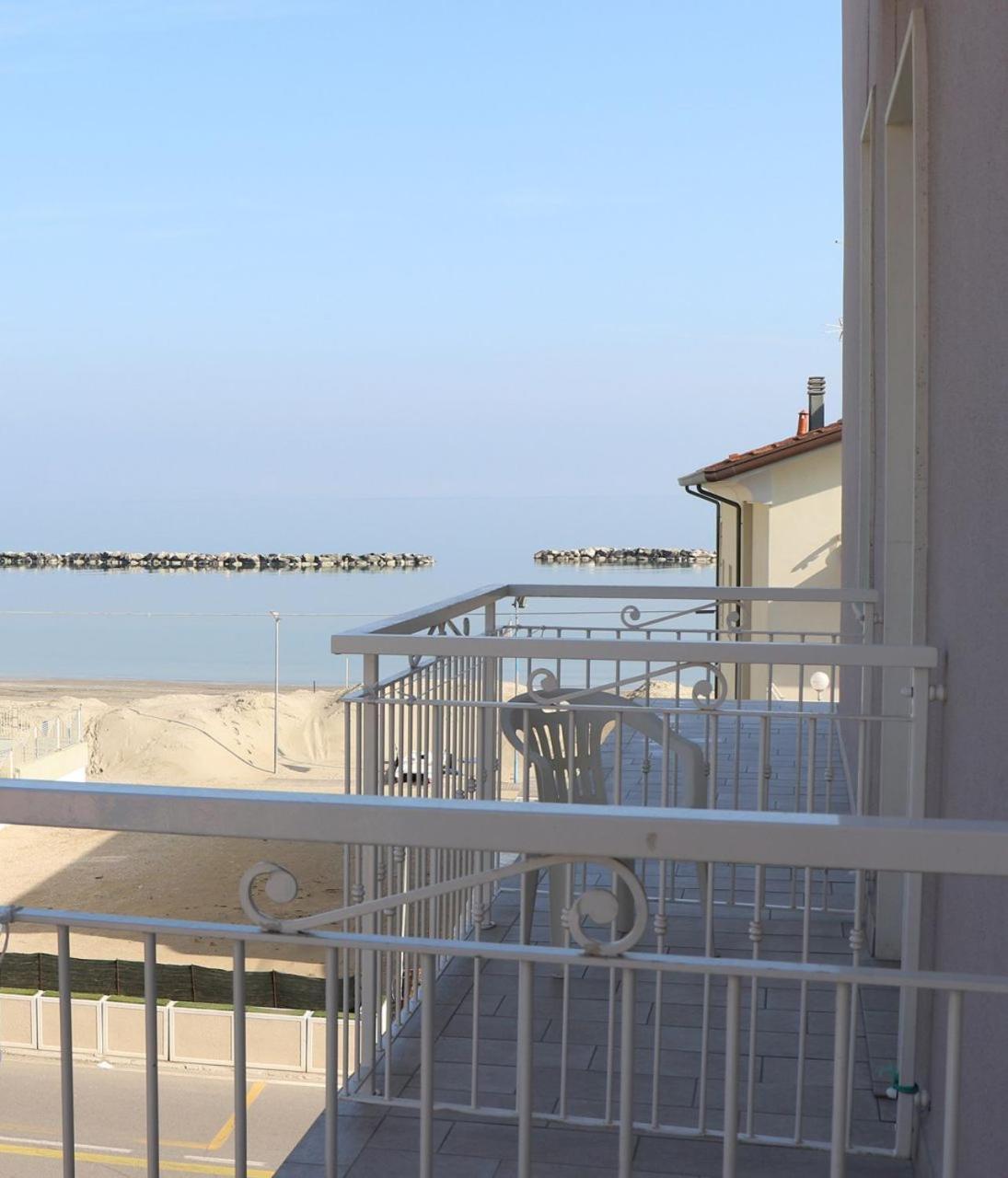 Hotel Barca D'Oro Bellaria-Igea Marina Exteriör bild