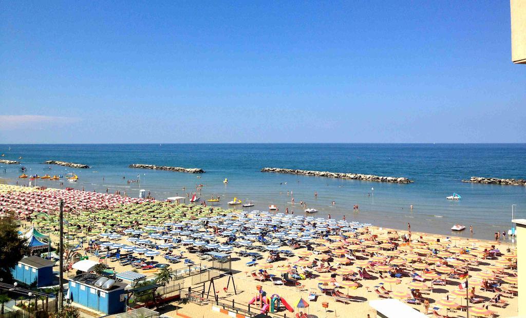 Hotel Barca D'Oro Bellaria-Igea Marina Exteriör bild