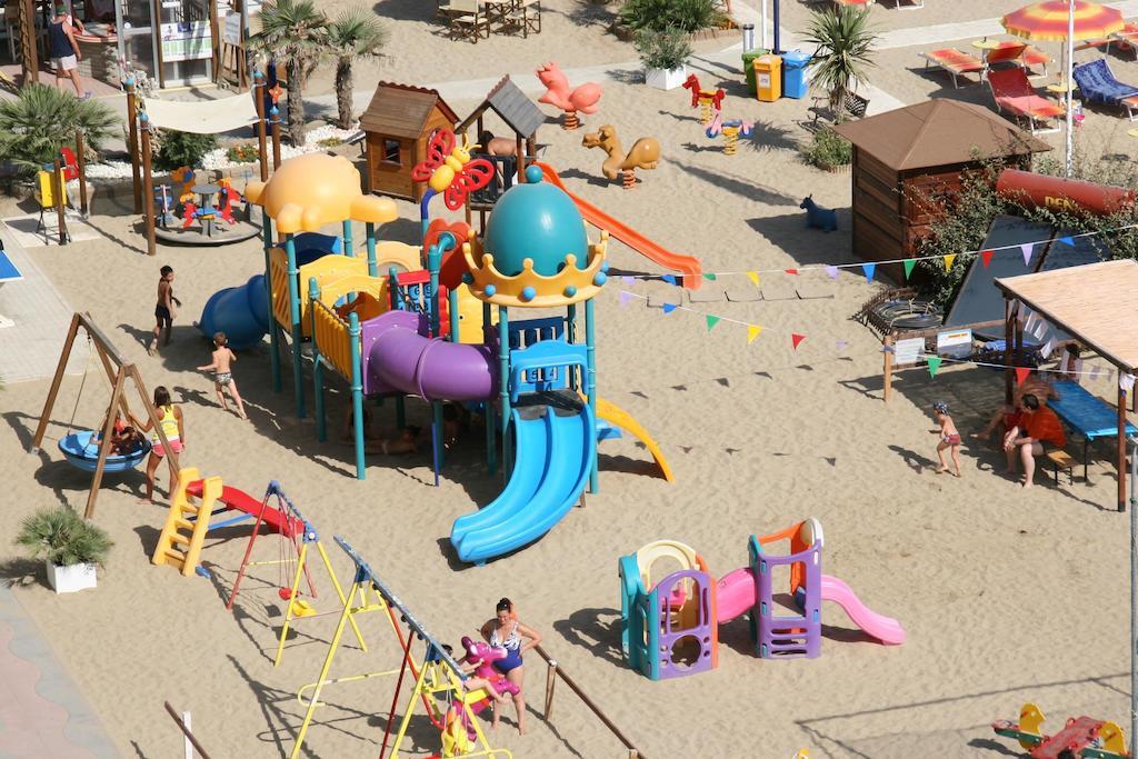 Hotel Barca D'Oro Bellaria-Igea Marina Exteriör bild