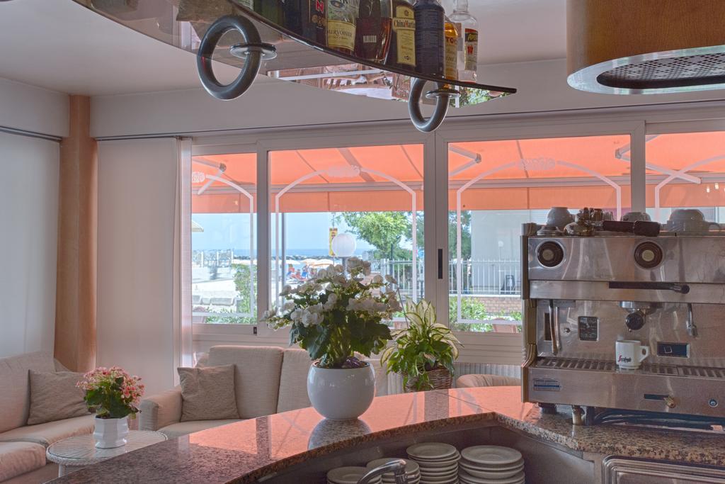 Hotel Barca D'Oro Bellaria-Igea Marina Exteriör bild
