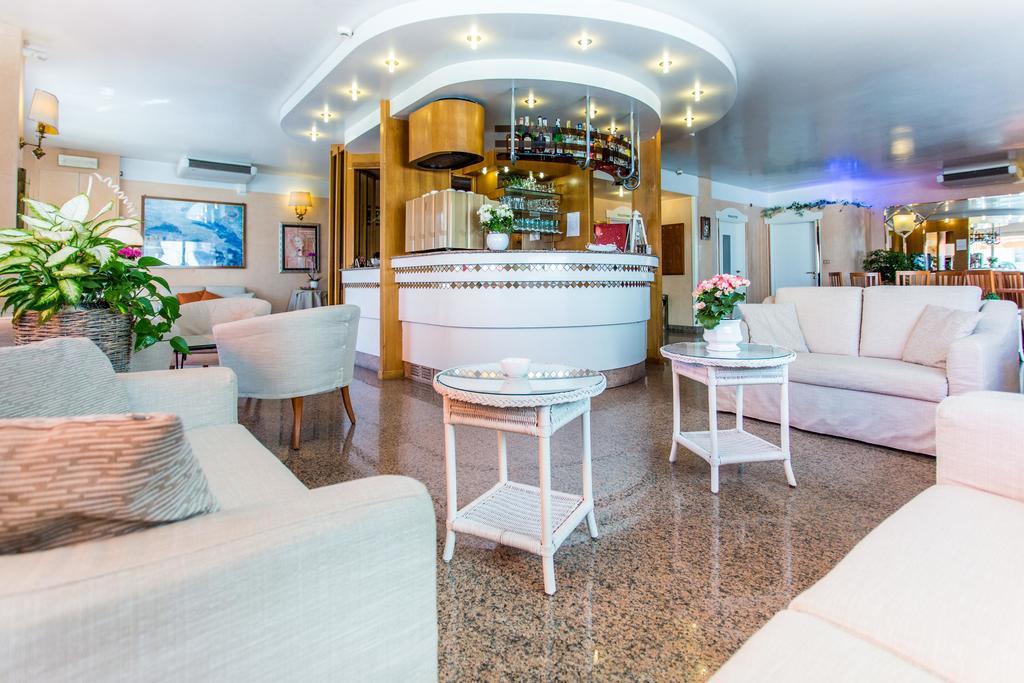 Hotel Barca D'Oro Bellaria-Igea Marina Exteriör bild