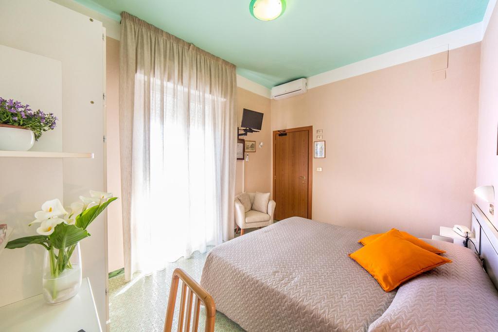 Hotel Barca D'Oro Bellaria-Igea Marina Exteriör bild
