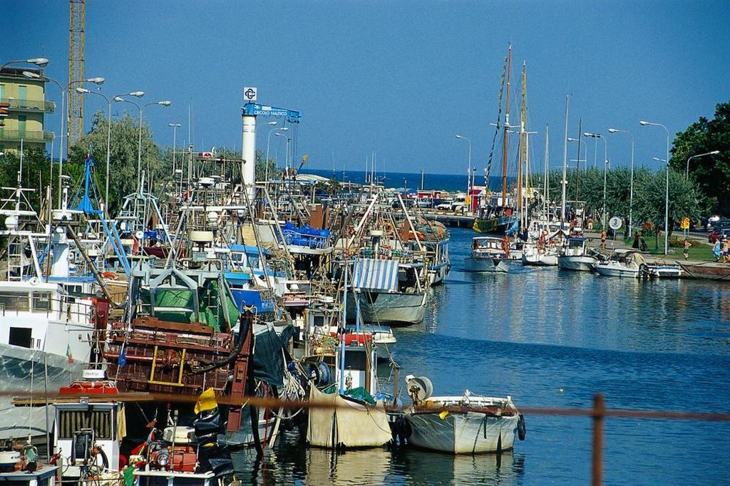 Hotel Barca D'Oro Bellaria-Igea Marina Exteriör bild