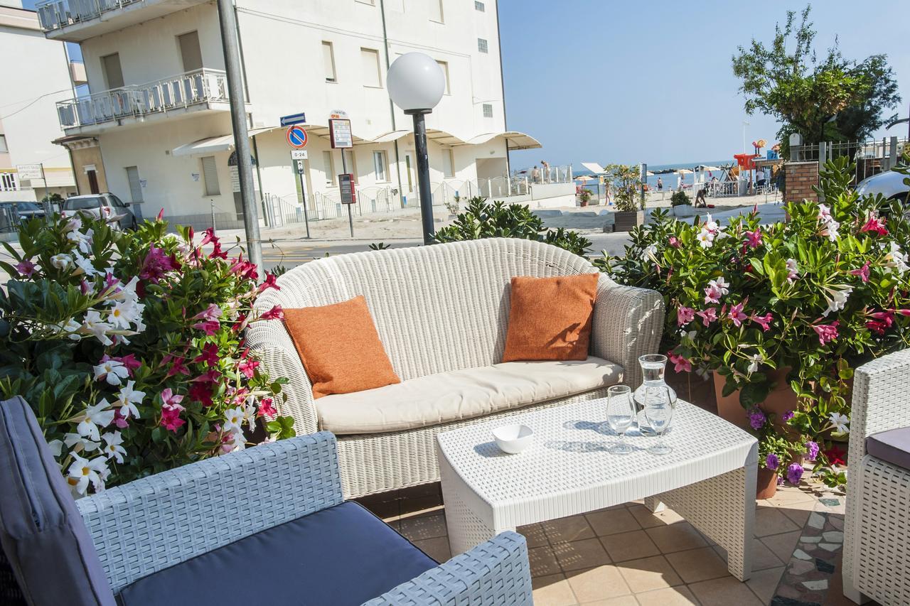 Hotel Barca D'Oro Bellaria-Igea Marina Exteriör bild
